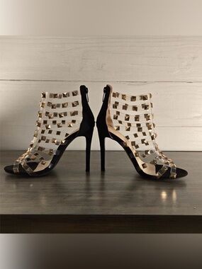 CHAOS Collection Roman
Gladiator Studded Stiletto Heels Black/Gold Size 7.5 NWT